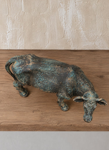 Vacca — Escultura decorativa de vaca en marmolina, acabado bronce envejecido - La Cassa Mia